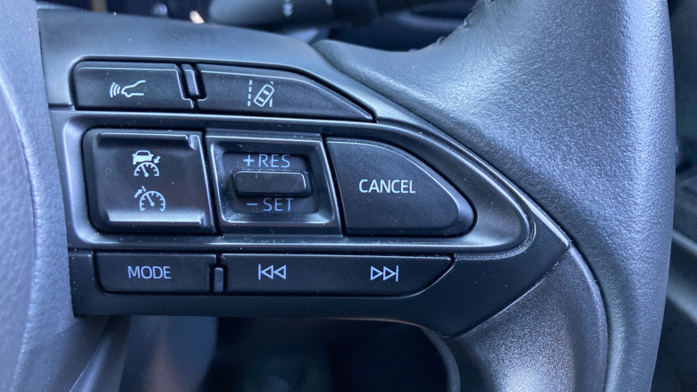 Toyota Yaris Cross 1.5 Hybrid Design 5dr CVT [Tech Pack] Hybrid Estate